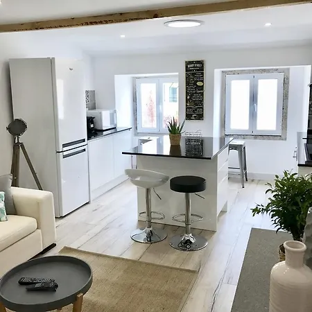 3 Bedrooms @ Principe Real Διαμέρισμα *